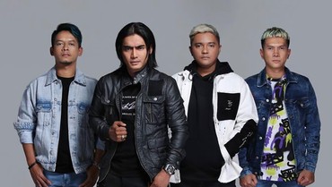img-title Charly Van Houten Tetap Jaga Karakter Vokal saat Gabung ke Repvblik