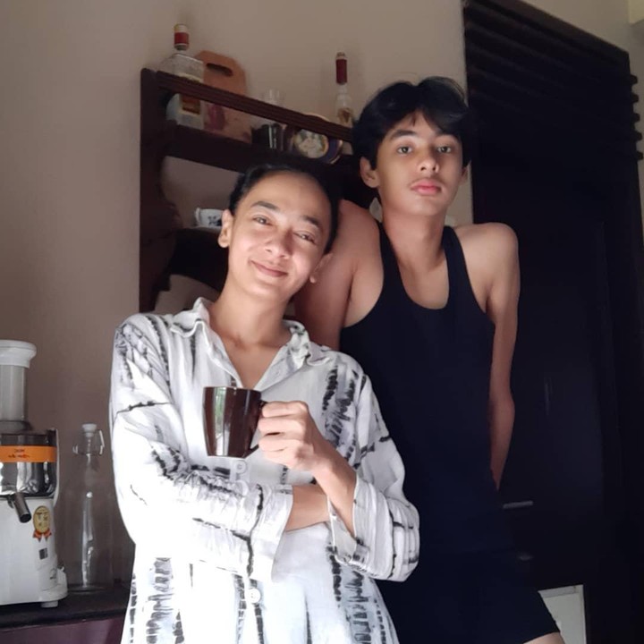 <p>Foto bersama sang ibunda, Ananda Lontoh. Wah, tinggi Fattah sudah jauh melebihi bundanya nih. (Foto: Instagram @ananda_faturrahman)</p>