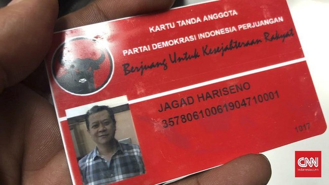 Sebelumnya, kakak wakil wali kota Surabaya Whisnu Sakti, Jagad Hari Suseno tak mau mendukung paslon PDIP, lalu dituding tak lagi berstatus kader.