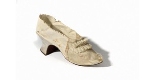Sepatu Sutra Warisan Marie-Antoinette Laku Rp732 Juta