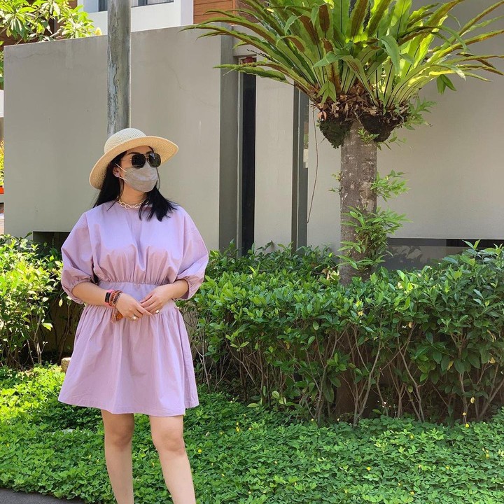 <p>Nindy dan suami merayakan ulang tahun pernikahan itu sambil liburan ke Malang, Jawa Timur. (Foto: Instagram @nindyparasadyharsono)</p>