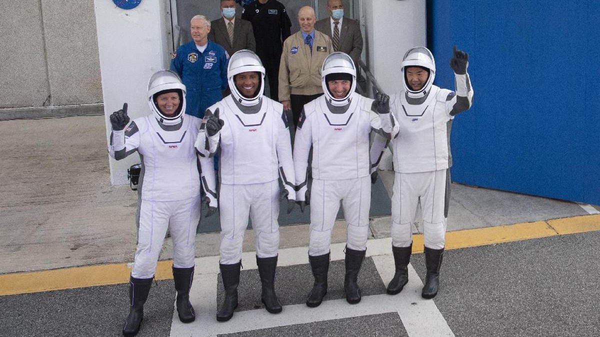 FOTO: SpaceX Berhasil Kirim 4 Astronaut ke Ruang Angkasa