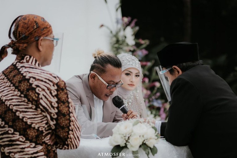Sule dan Nathalie Holscher Sule dan Nathalie Holscher