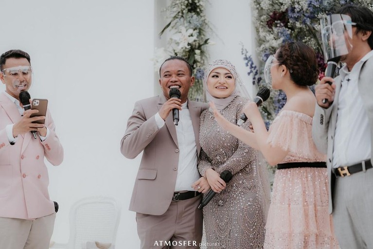 Sule dan Nathalie Holscher Sule dan Nathalie Holscher