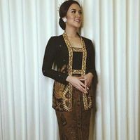 Kebaya Jawa Tradisional