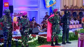 VIDEO: Hut Ke-75 Marinir, Sri Sultan Beri Hadiah Gending