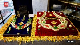VIDEO: Ini Dia Kue Berlapis Emas 24 karat Dari India