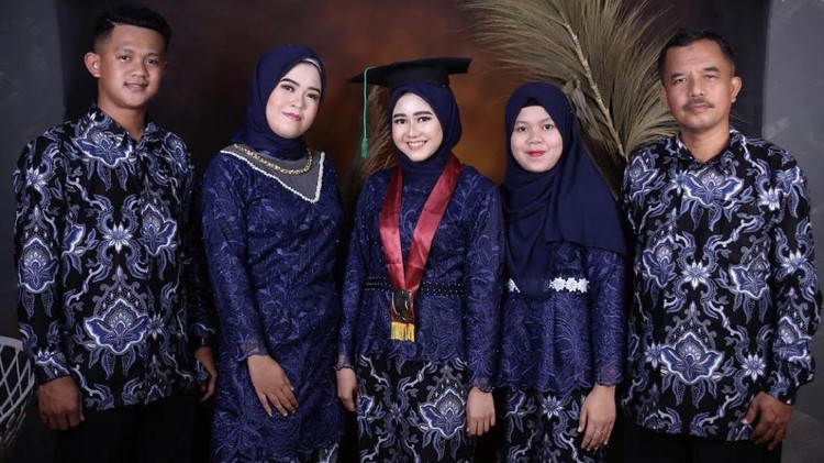 Kisah Safirah Wafia Nadhila yang edit sang ibunda. Dok. Screenshot