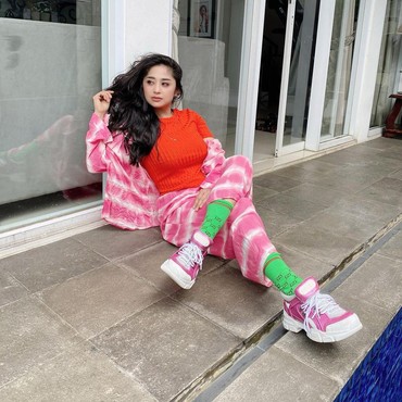 Masih Sendiri, Dewi Perssik Trauma dengan Pria yang Cuma Numpang Hidup