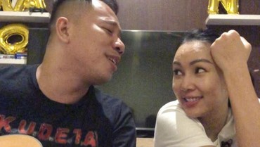 img-title Dekati Kalina, Vicky Prasetyo Ngaku Siap Jadi Ayah untuk Azka