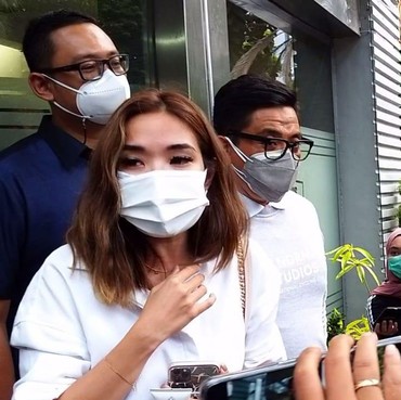 Spekulasi Kocak Netizen soal MYD Pemeran Cowok di Video Seks Gisel