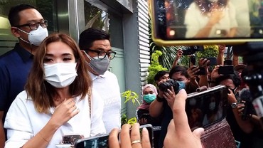 img-title Spekulasi Kocak Netizen soal MYD Pemeran Cowok di Video Seks Gisel