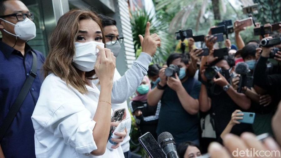 Gisella Anastasia saat ditemui di Polda Metro Jaya.