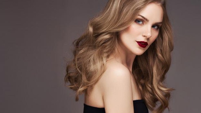 Ikuti Tren Gaya Rambut Wanita Berambut Panjang untuk Tampil Cantik