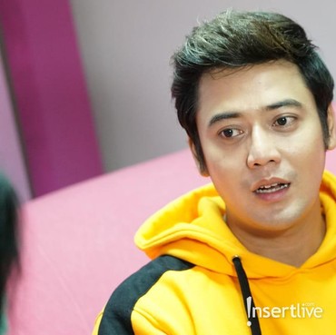 Konten Bareng Siva Aprilia, Kriss Hatta: Dia Seksi dan Berani