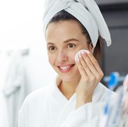 Masih Butuh Double Cleansing? Berikut Rekomendasi Produk Buat Kamu!