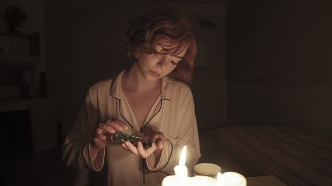 Selain catur, pil hijau atau obat penenang yang dikonsumsi tokoh utama serial The Queen's Gambit menjadi daya tarik. Apa sebenarnya pil hijau itu?