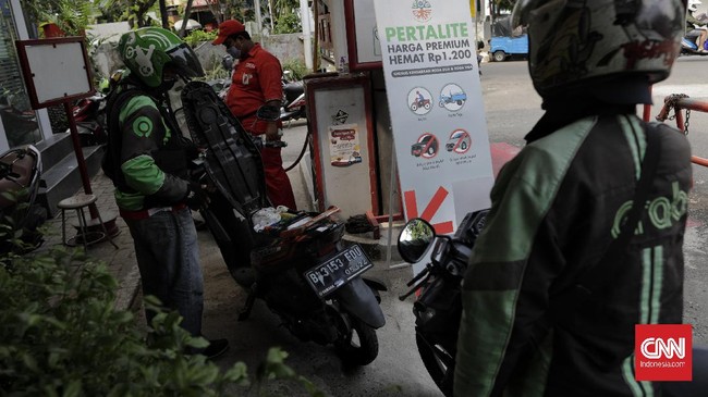 Warga di Magelang mengeluh hanya boleh beli pertalite Rp15 ribu untuk motor dan Rp100 ribu untuk mobil di SPBU.