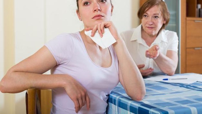 Tenang! Ini Cara Tepat Menghadapi Mertua yang Narsistik