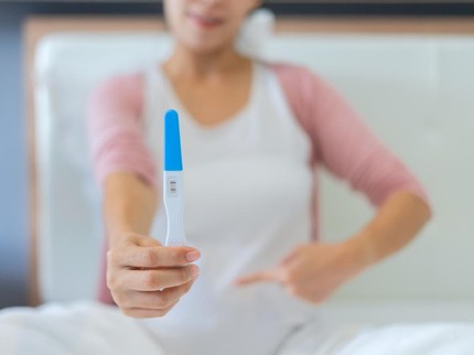 5 Alternatif Tes Kehamilan Selain dengan Test Pack, Coba yuk Bunda