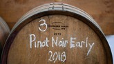FOTO: English Noveau, 'Musuh Baru' Wine Prancis Dulu pedagang wine di Inggris berlomba-lomba untuk mengamankan Beaujolais Noveau sebagai persediaan. Kini, Inggris berhasil membuat rivalnya, English Nouveau.