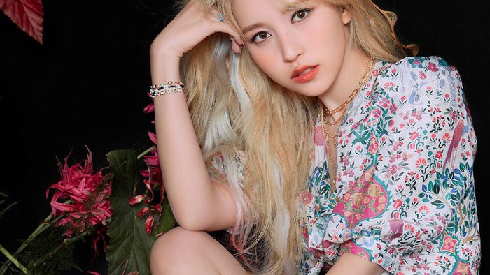 10 Idol K-Pop Wanita yang Memancarkan Getaran Halus Lewat Visual Menawan