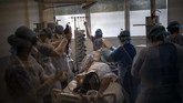 FOTO: 24 Jam di ICU saat Gelombang II Corona Prancis Gelombang kedua virus corona di Prancis menjadi mimpi buruk bagi tim medis. Lonjakan kasus baru Covid-19 di Prancis terus terjadi sejak September lalu.