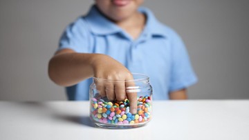 Daftar Bahan Tambahan Makanan yang Perlu Dihindari Anak