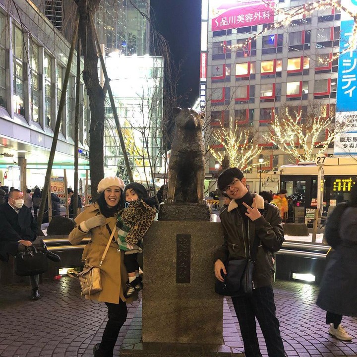 <p>Akhir tahun lalu, Andi berlibur bersama suami dan anak-anaknya ke Jepang lho. (Foto: Instagram @andisorayabeatrix)</p>