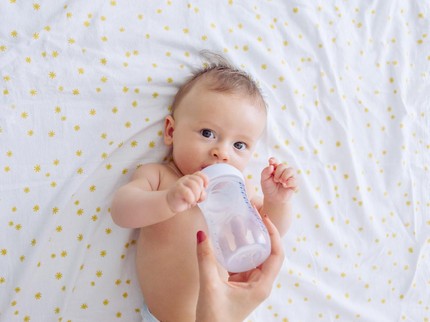 Bunda, Ini Alasan Bayi Baru Lahir Tidak Perlu Minum Air Putih
