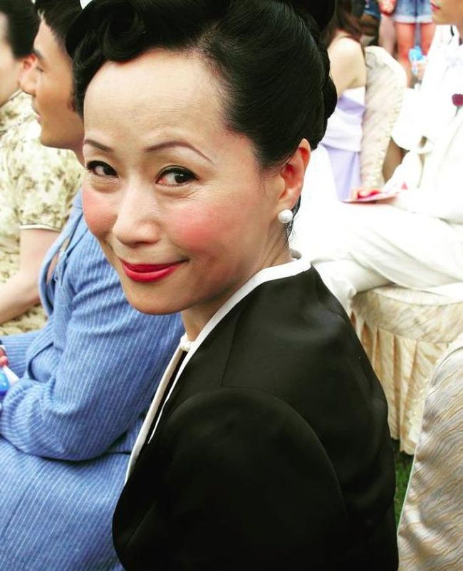 Penampilan Terbaru Cecilia Yip, Pemeran Serial Ular Putih Mengejutkan