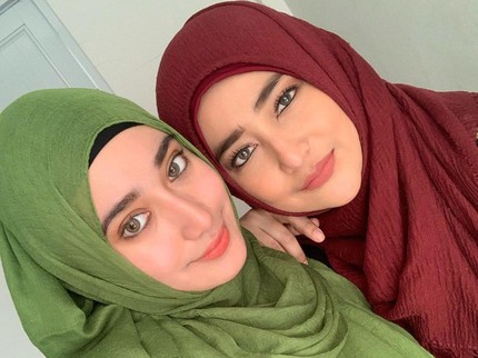 5 Potret Cantik Cindy Fatikasari & Putrinya Bak Pinang Dibelah Dua