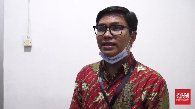 Mahasiswa Unnes pelapor Rektor ke KPK, Frans Josua Napitu, membuka peluang mengugat SK Dekan yang membuatnya dirumahkan ke PTUN.