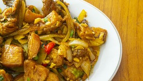 Resep Ayam Goreng Saus Mentega, Gurih Disantap saat Makan Siang