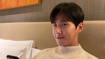 img-title Kim Seon Ho Makin Tenar di DraKor 'Start-Up', Pengikut IG Tembus 2 Juta