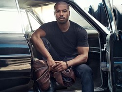 Michael B Jordan Tabrak Mobil Parkir, Jalan dan Lapor ke Polisi Sendiri