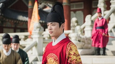 Momen Lucu Kim Jung Hyun Saat Syuting Pakai Hanbok di 'Mr Queen'