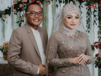 Duh! Gaya Hijab Nathalie Holscher Saat Menikah Dikritik Jadul, Kok Bisa?