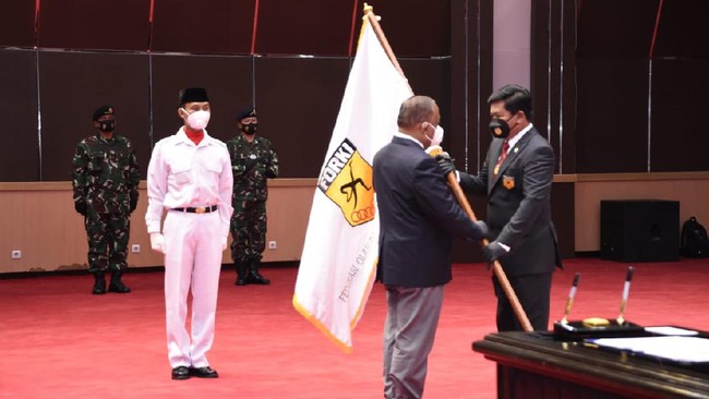 Marsekal TNI Hadi Tjahjanto mengincar prestasi di ajang karate internasional tahun depan setelah resmi dilantik sebagai ketua umum Forki.