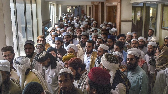 FOTO: Mengintip Pesantren Almamater Petinggi Taliban
