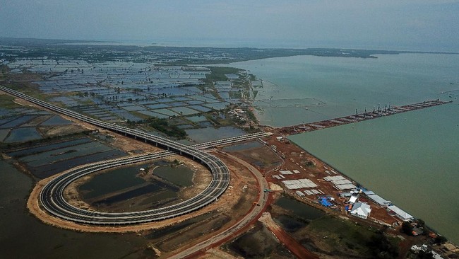 Pemerintah bakal memperluas akses ke Pelabuhan Patimban dengan membangun jalan tol hingga jalur kereta api.