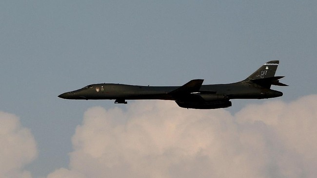 Amerika Serikat mengerahkan dua pesawat pengebom Stratofortress B-52H ke Timur Tengah untuk menggertak Iran.