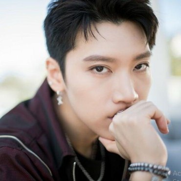 Dikepung Fans hingga Terjatuh di Bandara, Ten NCT: Aku Baik-baik Saja