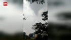 VIDEO: Angin Puting Beliung Porak Porandakan Pemukiman Warga