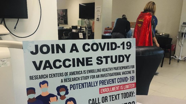 AS mewajibkan para pendatang asing untuk memperlihatkan surat hasil tes negatif virus corona (Covid-19) jika ingin masuk ke negara itu.