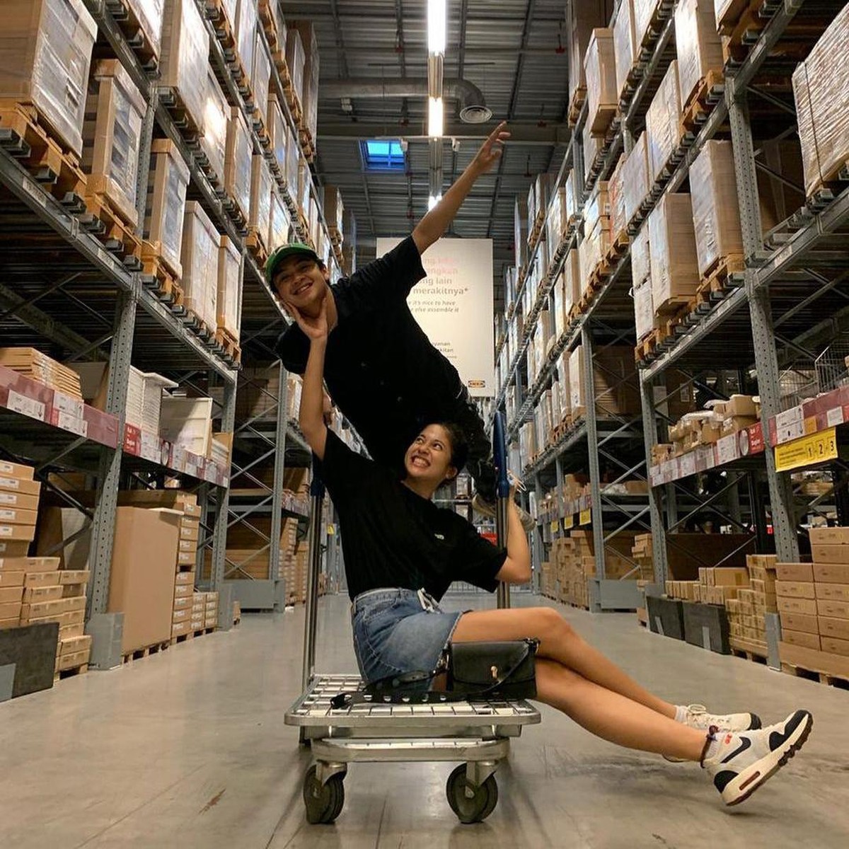 7 Foto Sitha Marino yang Mampu Rebut Hati Bastian Steel dari Shafa Harris