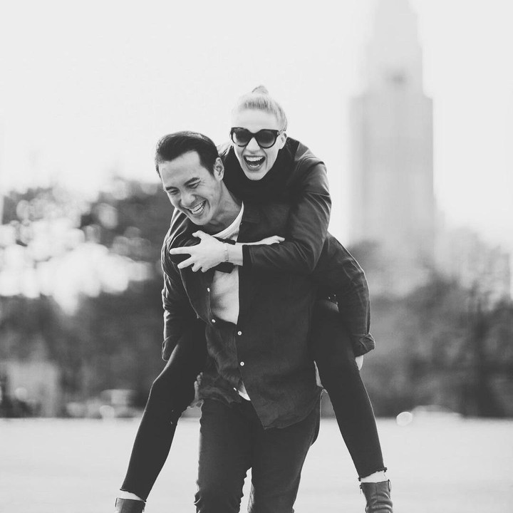 <p>Keduanya juga sering menghabiskan waktu bersama, Bunda. Romantis banget kan. (Foto: Instagram @vjdaniel)</p>