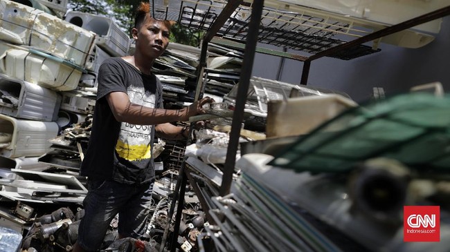 FOTO: Limbah Elektronik di Jakarta Capai 22,6 Ton Data Dinas Lingkungan Hidup DKI Jakarta, jumlah limbah elektronik di ibu kota dari Februari hingga Oktober 2020 mencapai 22,6 ton.