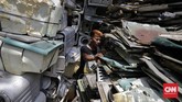 FOTO: Limbah Elektronik di Jakarta Capai 22,6 Ton Data Dinas Lingkungan Hidup DKI Jakarta, jumlah limbah elektronik di ibu kota dari Februari hingga Oktober 2020 mencapai 22,6 ton.