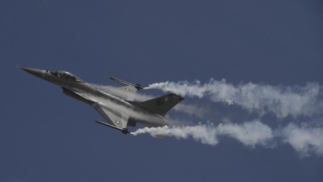 Militer Taiwan melaporkan telah mendeteksi delapan sinyal yang berasal dari jet tempur F-16 yang masih hilang.